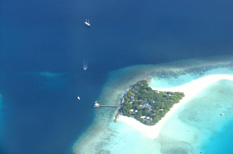 Maldives from the air (30).jpg